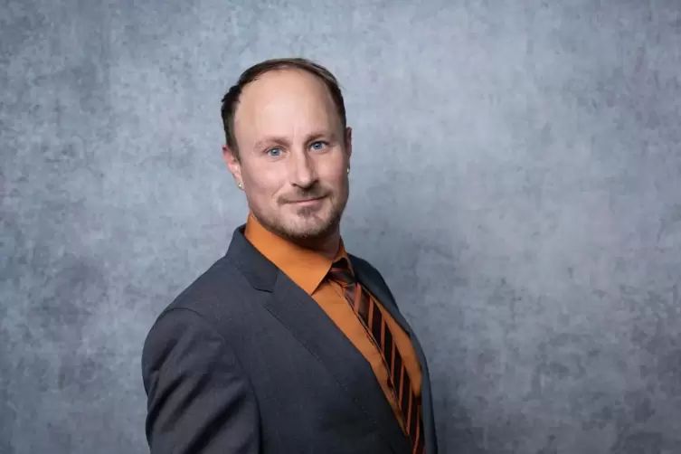 Eine glatte &bdquo;2&ldquo; vergibt Johannes Thiedig von der AfD an Klaus Blettner.