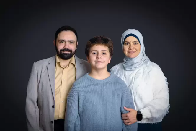 Angekommen: Hussam Helal und seine Familie.