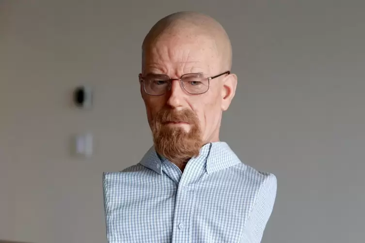 B&uuml;ste mit echten Barthaaren: Walter White ist der Protagonist der Erfolgsserie Breaking Bad. Der biedere Chemielehrer wandelt si