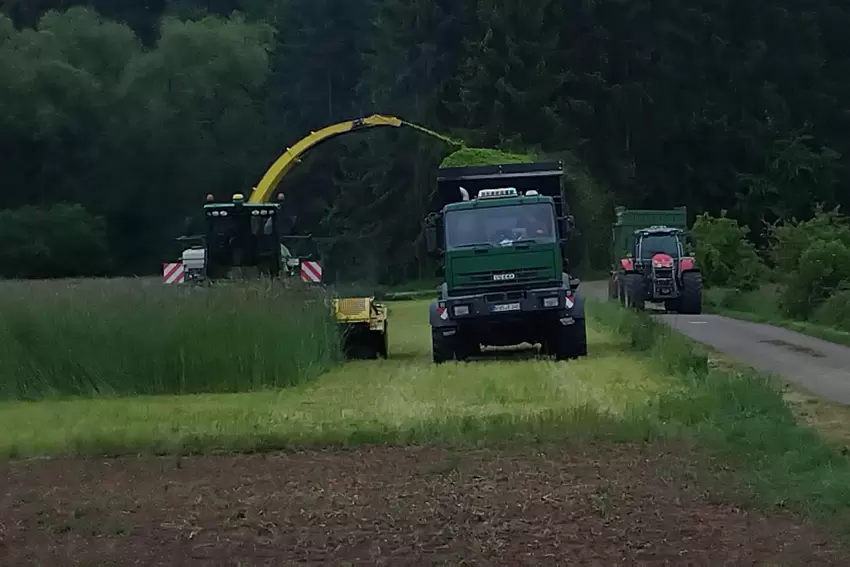 Dieses Bild von der Wintergetreideernte zwischen Hüffler und Wahnwegen stammt von Hasso Morgenstern.