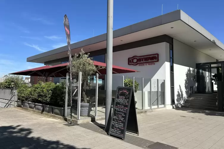 Die L&rsquo;Osteria am Rheinufer: Zuvor war hier das italienische Restaurant Tialini untergebracht. 