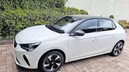in einem super Zustand mit Elegance Ausstattung. 1 Jahr Opel Garantie, unfallfrei, Inspektion frisch gemacht, Alufelgen mit Ganz