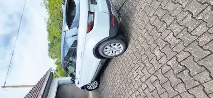 Scheckheft, gepflegter Wagen mit Panoramadach. Info: