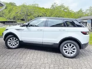 Scheckheft, gepflegter Wagen mit Panoramadach. Info: