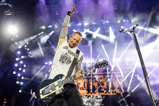 Michael Poulsen, Sänger und Gitarrist der Band Volbeat, steht am Freitag beim Schwesterfestival Rock im Park in Nürnberg auf der