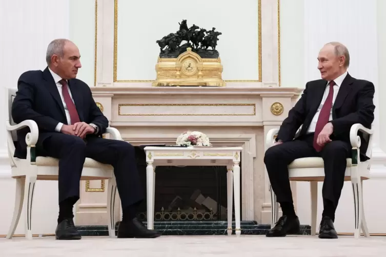 Armeniens Regierungschef Paschinjan in Russland