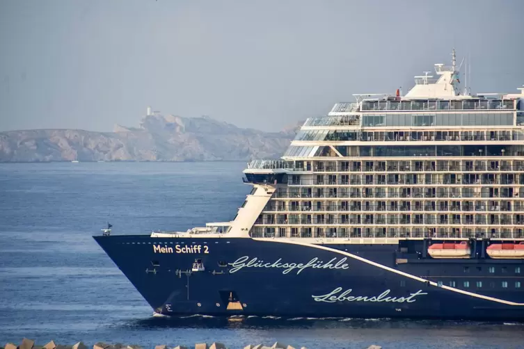 Kreuzfahrtschiff &laquo;Mein Schiff 2&raquo; 