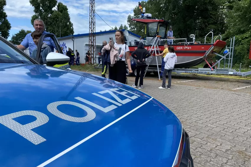 Mehr als einmal wurden Blaulicht und Signalhörner eingeschaltet.