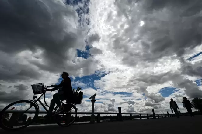 Wolkenhimmel über Mainz