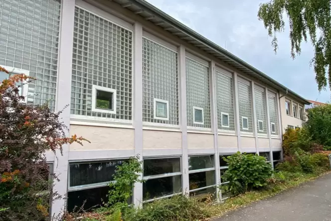 Das Hallenbad an der Hauensteiner Grundschule wird aufwendig saniert.