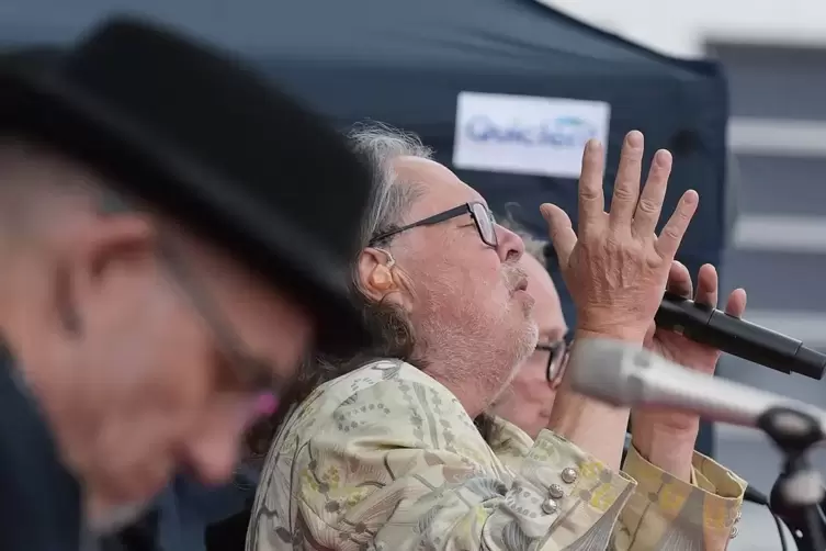 Momentaufnahme des Auftritts von &bdquo;Poems on the Rocks&ldquo;
