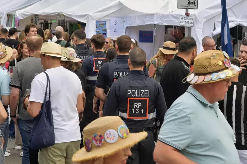 Frankenthaler Strohhutfest: Die Polizei zeigt Präsenz.