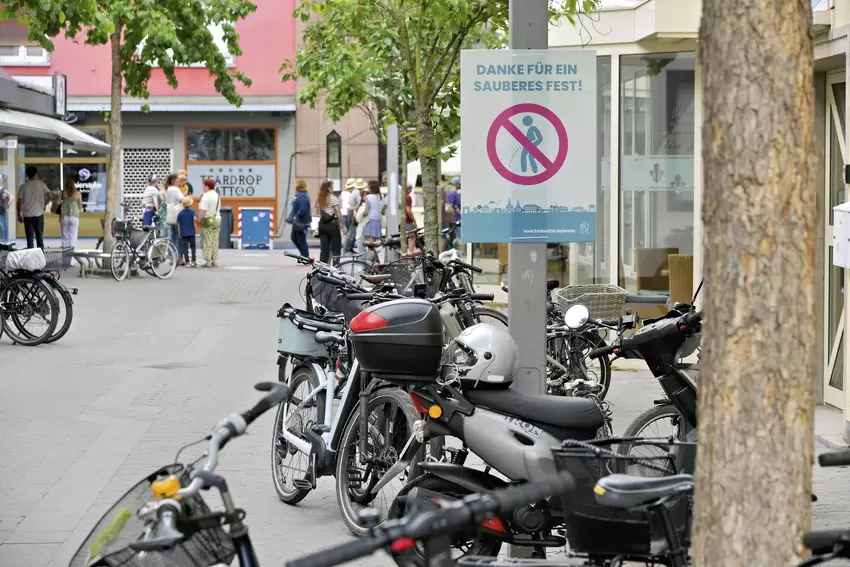 Frankenthaler Strohhutfest: Es gab ausreichend Toiletten. Wildpinkeln war untersagt.