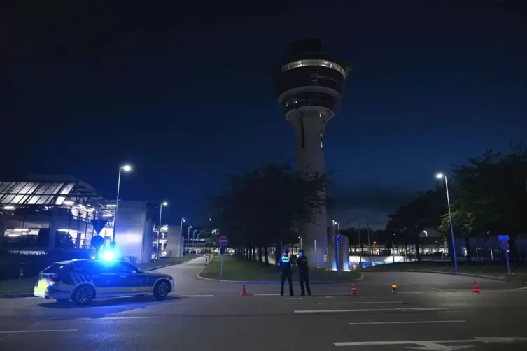 Flughafen M&uuml;nchen stellt teilweise Betrieb ein