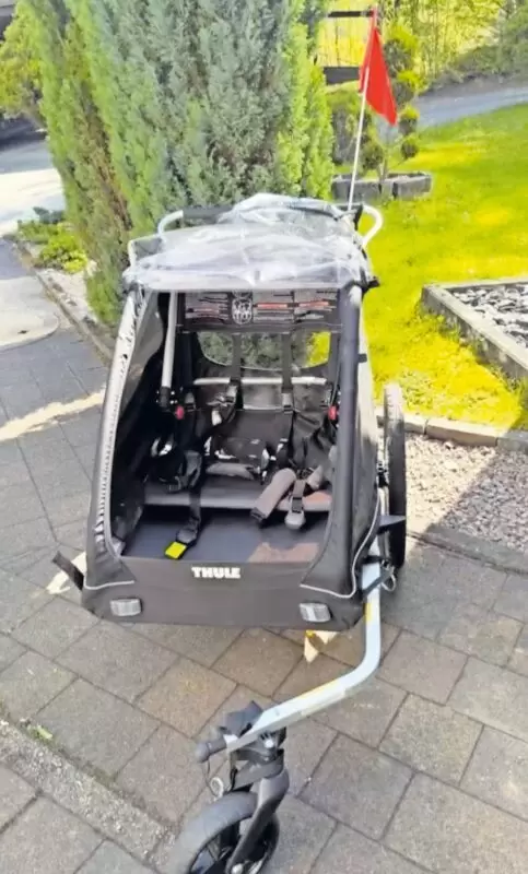 Coaster XT für 2 Kinder, schwarz, aus 2021, top Zustand, sehr gepflegt und sauber, technisch einwandfrei, mit 2 Kupplungen zum w