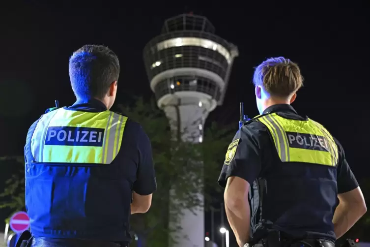Flughafen München stellt teilweise Betrieb ein