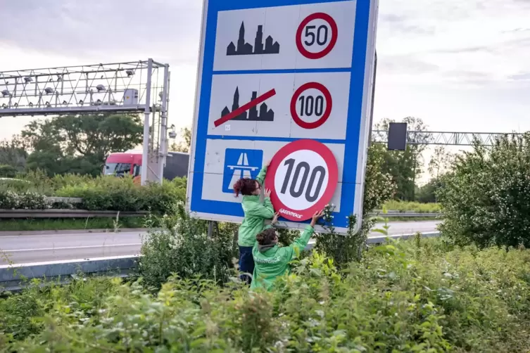Greenpeace-Aktion für Tempolimit auf Autobahnen
