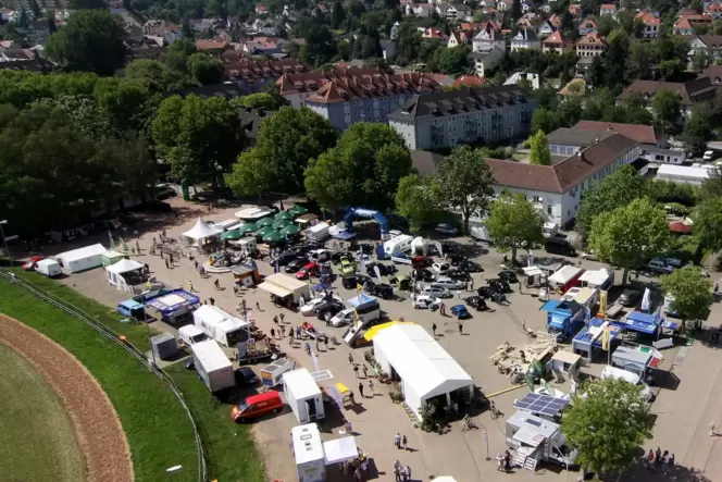 Alle zwei Jahre ist Messezeit an der Rennwiese.