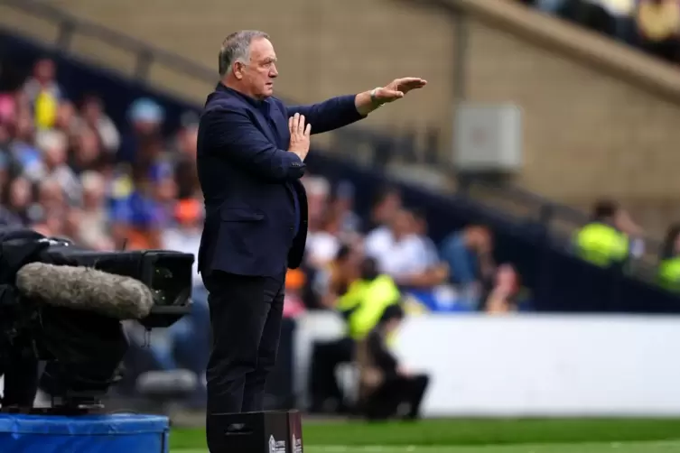 Cura&ccedil;aos Nationaltrainer Dick Advocaat