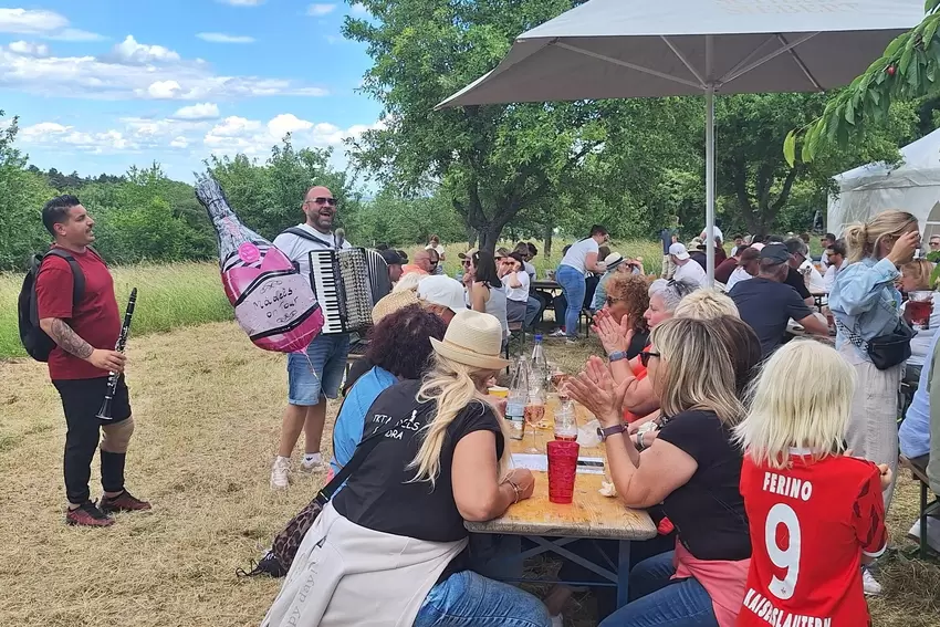 Mit Musik: Höllenpfad-Weinwanderung 2026.