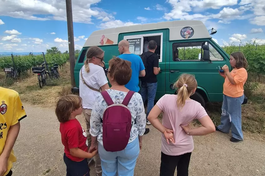 Eis gibt’s auch: Höllenpfad-Weinwanderung 2026.