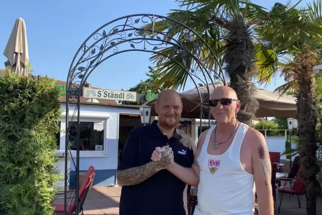 Neustart in Kult-Kneipe: René Lehr (links) und Rüdiger Andres haben das »S’ Ständl« an der Ecke von Schwerd- und Schlesingerstra