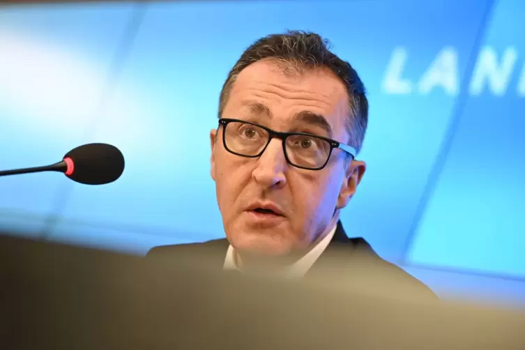 Erste Landespressekonferenz mit Ministerpräsident Özdemir