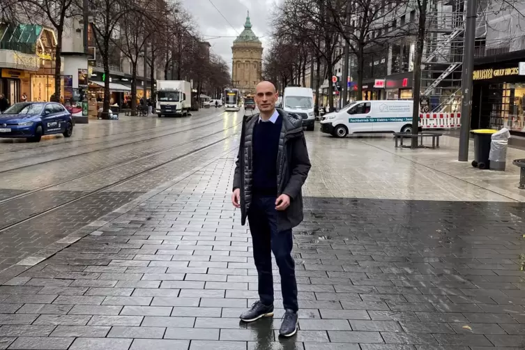 Im Rathaus zust&auml;ndig f&uuml;r Themen rund um die Innenstadt: Petar Drakul.