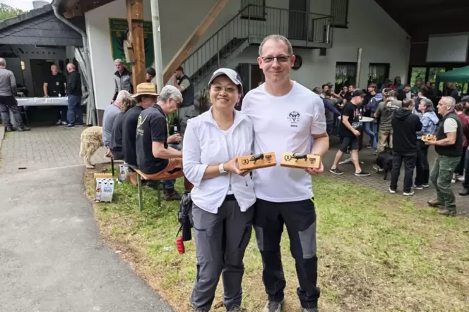 Ronghui Gao und Sven Igel, die beide erst im vergangenen Jahr mit dem Bogensport begonnen haben.