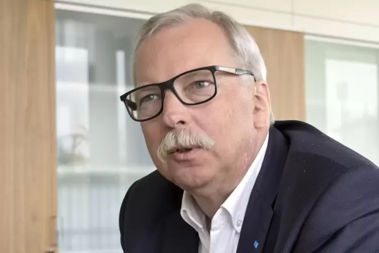 Als Vorsitzender best&auml;tigt: Wolfgang van Vliet.