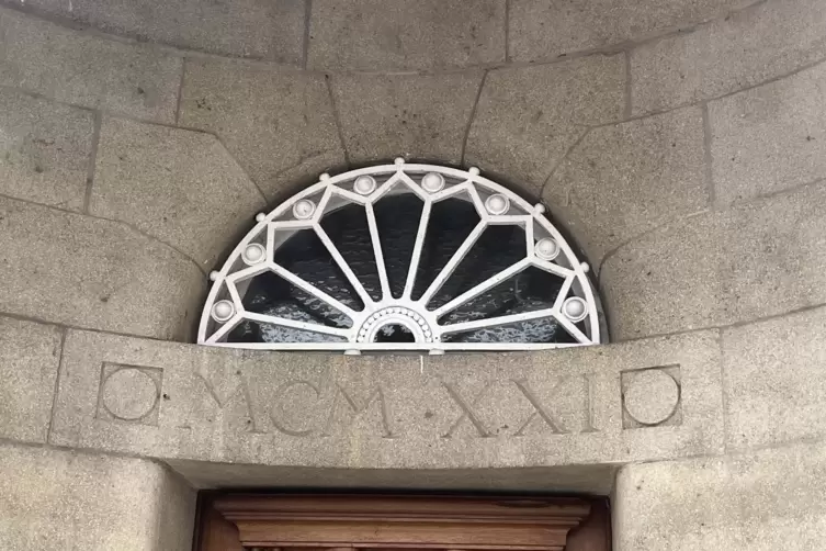 Besonders gelungen findet Klaus J&uuml;rgen Becker ein 1921 erbautes Offiziershaus in der Max-Reger-Stra&szlig;e. 