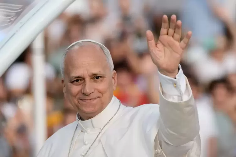 Papst Leo XIV. besucht Spanien - Olympiastadion