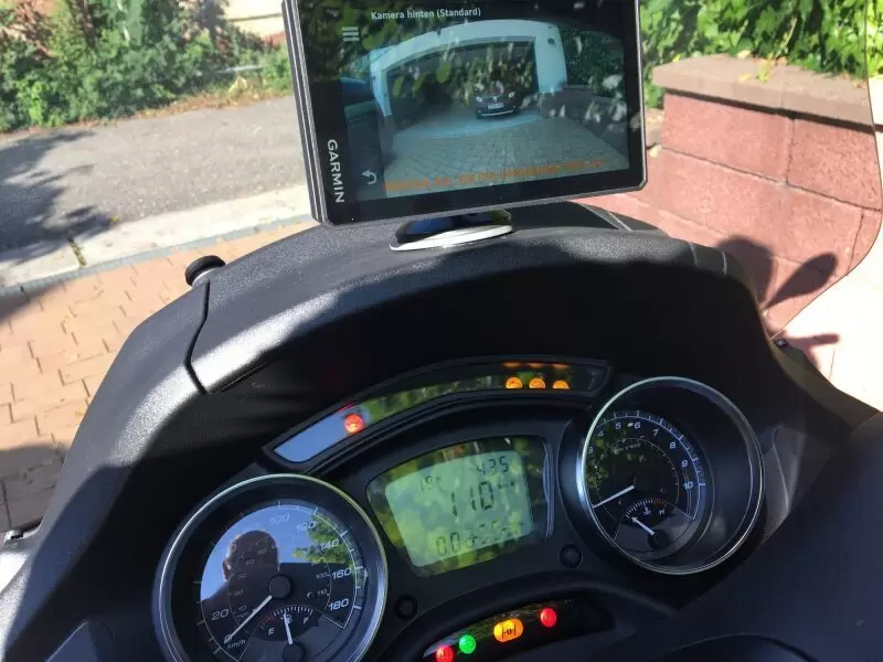 Metallic-Blau, für PKW-Führerschein, Zubehör überkomplett, TÜV 05/2028, Inspektion und Reifen neu, großes Garmin-Navi mit Blueto