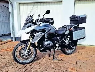 Zum Verkauf steht eine gepflegte GS 1200 mit 3 Paketen, Variokoffer, Variotopcase, AC Schnitzer Endtopf, höhere Tourenscheibe, B