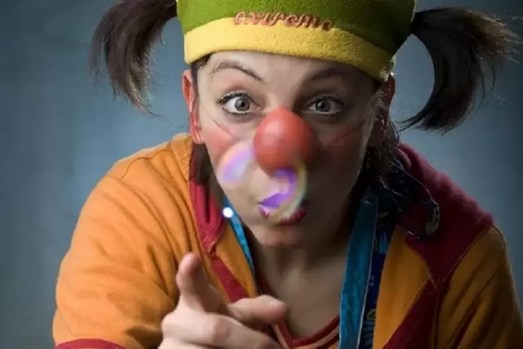 Natasa Rikanovic geh&ouml;rt als Peppi Hampel mit ihrem clownesken Walkact f&uuml;r Kinder ab drei zu den Stammg&auml;sten am Schloss