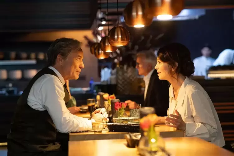 Heiner Lauterbach und Iris Berben in &bdquo;Ein fast perfekter Antrag&ldquo;.