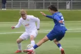 Jonas Vogt (l.) trifft in der kommenden Spielzeit auf Viktoria Herxheim, dann aber im Dress des FVDudenhofen. 