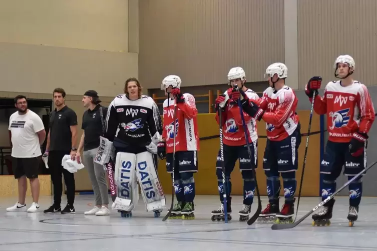 2024 war auch Arno Tiefensee (Vierter von links), heute bei den Dallas Stars in der NHL unter Vertrag, mit dabei. 