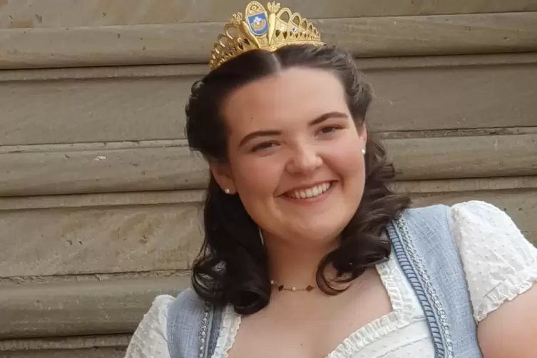 Julia Wahl &uuml;bernimmt als Julia I. das Zepter der Rettichk&ouml;nigin ... 