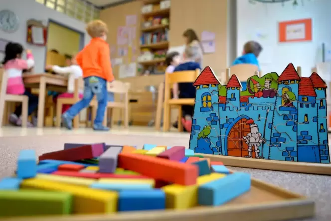 Bevor der Betrieb in einer Kita eingeschränkt wird, werden andere Angebote gestrichen.