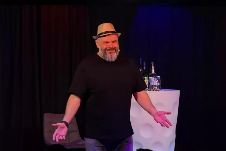Mit dem Programm „Zu bleed zum Erwe“ feierte Monji El Beji sein Debüt als Comedian. 