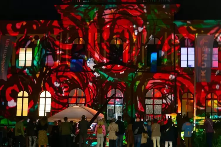 Anziehend: Zur Langen Nacht in Kaiserslautern gibt es auch wieder Lichtkunst von Ingo Bracke am mpk. 