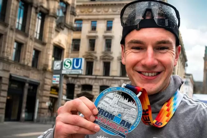 Christopher Sauer vom LSC Athlon Kusel absolvierte in Hamburg seinen ersten Ironman.