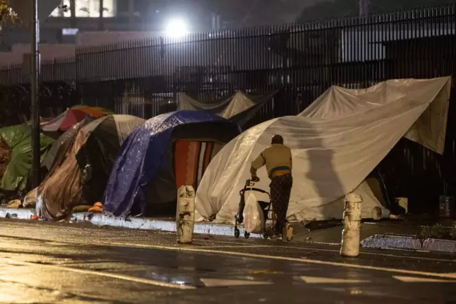 Zeltstädte im Zuhause der Reichen und Schönen: Nach offiziellen Angaben schlafen in der US-Metropole Los Angeles fast 50.000 Men