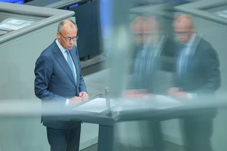 Bundestag mit Regierungserklärung von Bundeskanzler Merz
