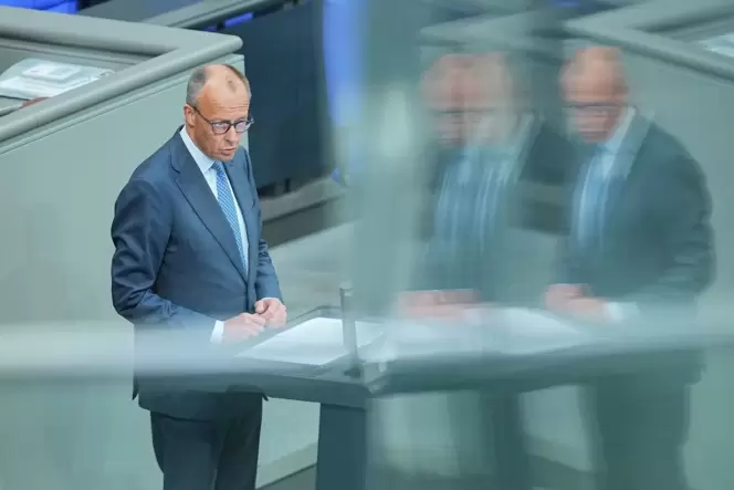 Bundestag mit Regierungserklärung von Bundeskanzler Merz
