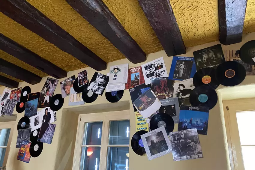 Der urige Charakter im Simpel bleibt, die LPs sind neu.