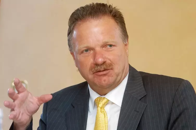 G&uuml;nter Eymael (FDP), Winzer aus Bad D&uuml;rkheim, war ebenfalls zeitweise in der rheinland-pf&auml;lzischen Landesregierung f&uuml;r das Thema
