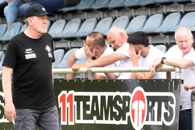 »In guter Erinnerung«: Trainer Ralf Gimmy (links) war zum zweiten Mal bei der Arminia im Amt. »In guter Erinnerung«: Trainer Ralf Gimmy (links) war zum zweiten Mal bei der Arminia im Amt.