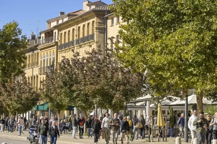 Auf dem Boulevard Cours Mirabeau ist immer etwas los.
